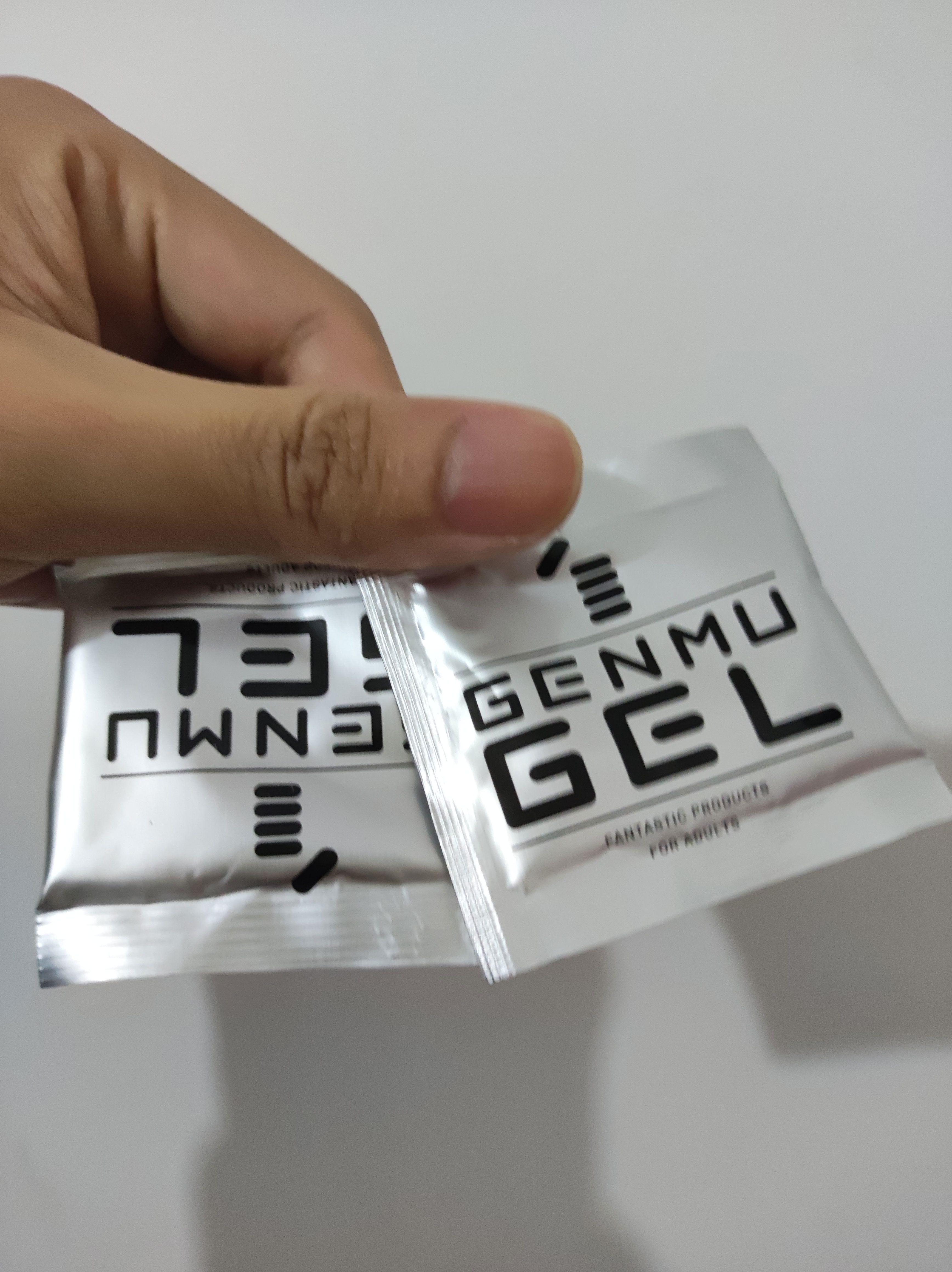 出差在外时也可以随时解决 | 根沐便携胶 视频测评(图4)